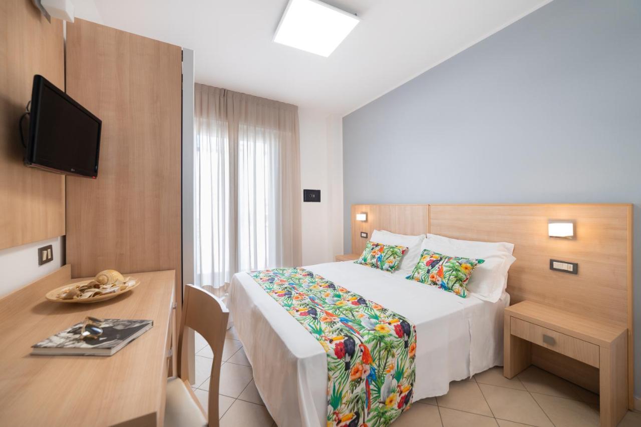 Hotel Amalfi - Smart Hotel Riccione Exterior photo