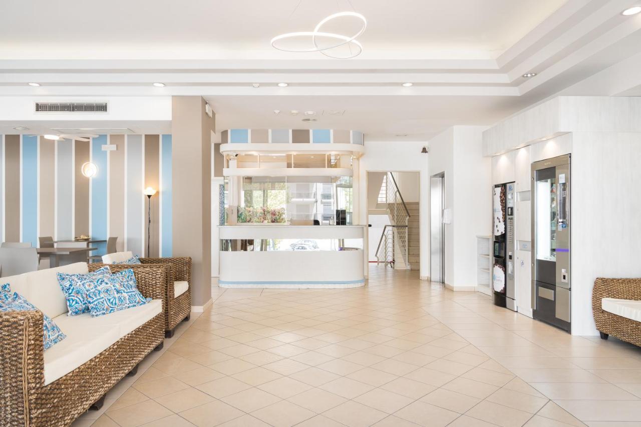Hotel Amalfi - Smart Hotel Riccione Exterior photo